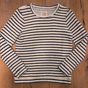 🛍 Cha Sor sweatshirt-like pullover.